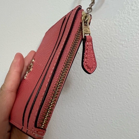 Like New 💞 Coach Rose Leather Key and Card Holder - Picture 5 of 11